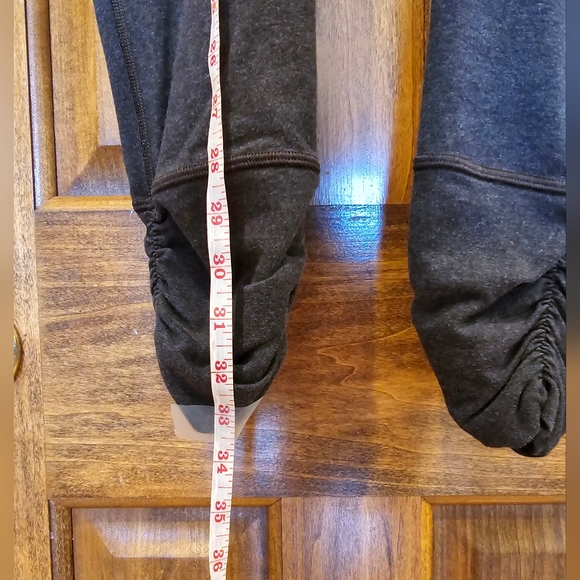 GapFit: Women's-Lrg, Gray, EUC, High Waisted Full Length Leggings, Ruched ankles - Picture 11 of 16